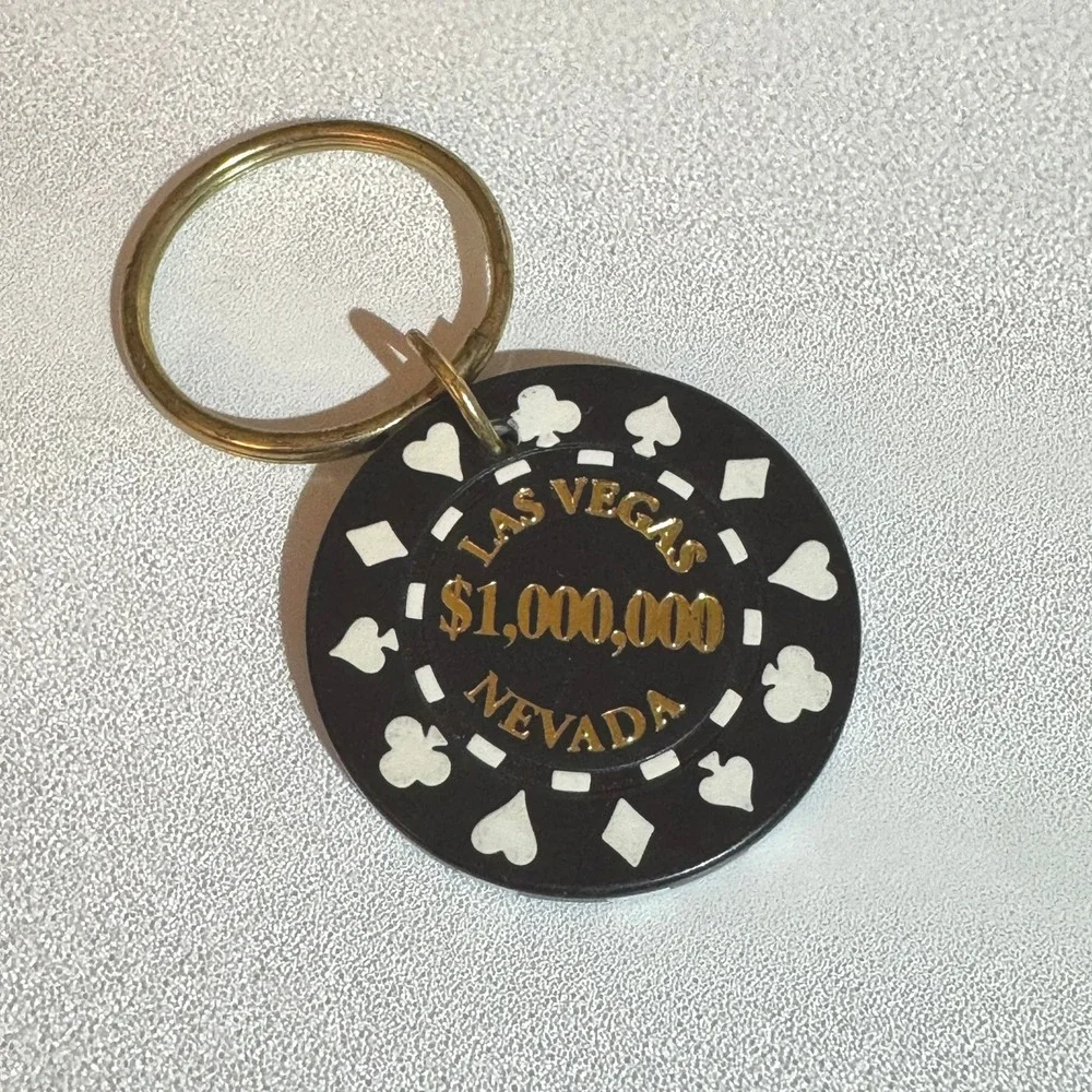 Las Vegas Nevada 1 Million Dollar Casino Chip Keychain Gold Tone Ring